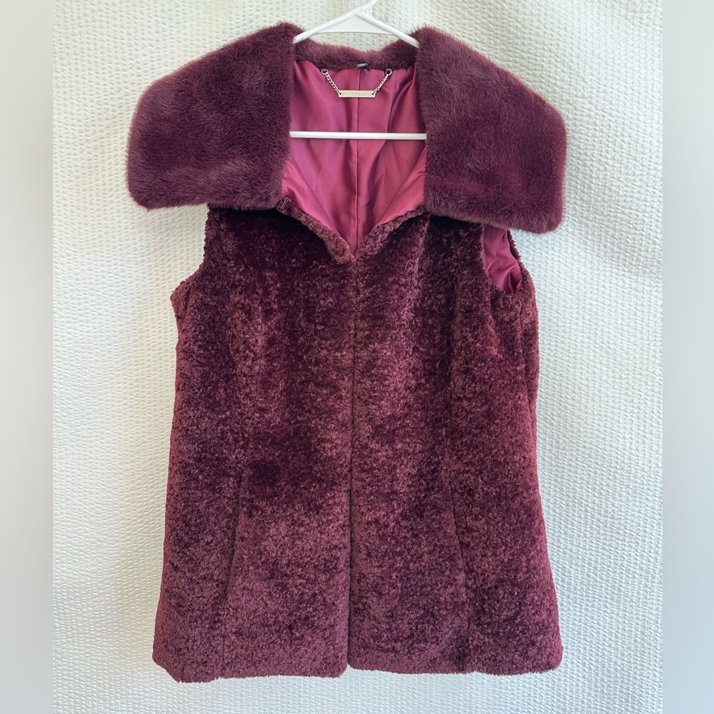 WHITE HOUSE BLACK MARKET Burgundy Faux Fur Vest Women’s Small Plush Winter NWOT